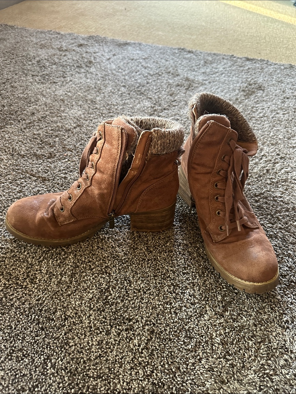 Carlos Santana Heeled Brown Suede Lace-Up Faux Fur Ankle Boots 9.5 Winter Cozy